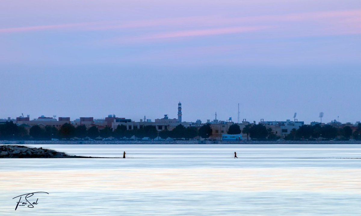Dmm_city's tweet photo. كورنيش #الدمام 🌊😍

عندما يجتمع سحر البحر وجمال الشاطىء ورقي الناس في صورة .

📸 :
@F_ibraheem https://t.co/tiDlVpTsdE