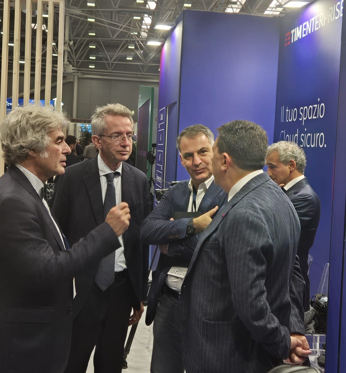 TIM_Enterprise's tweet image. Dopo tre giorni ricchi di incontri si è conclusa a #Bologna la 42a Assemblea annuale di @comuni_anci  - Associazione nazionale Comuni italiani, un&apos;occasione importante per dialogare con governo, PA e istituzioni sull&apos;importanza della #DigitalTransformation 💡

Con oltre…