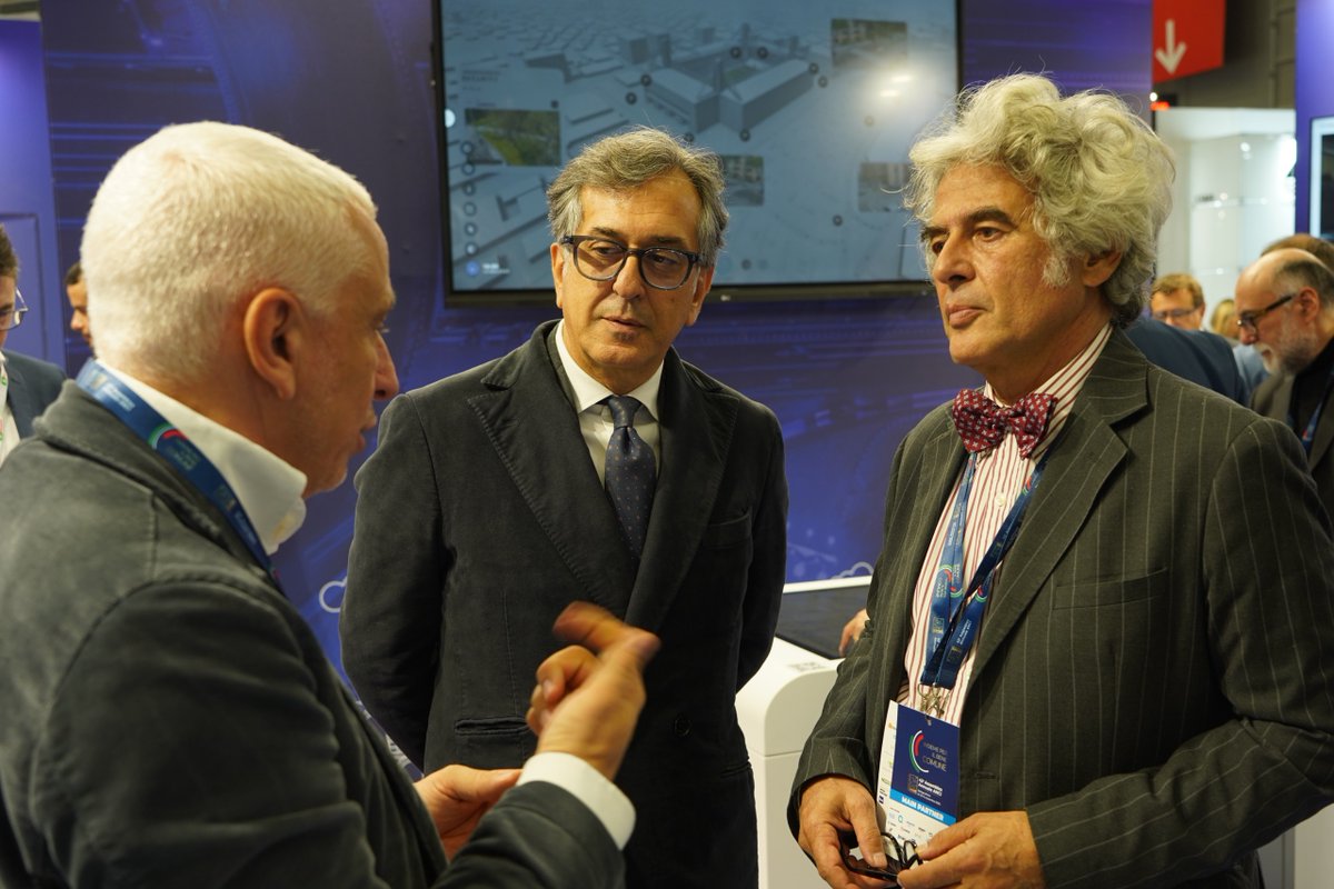 TIM_Enterprise's tweet image. Dopo tre giorni ricchi di incontri si è conclusa a #Bologna la 42a Assemblea annuale di @comuni_anci  - Associazione nazionale Comuni italiani, un&apos;occasione importante per dialogare con governo, PA e istituzioni sull&apos;importanza della #DigitalTransformation 💡

Con oltre…