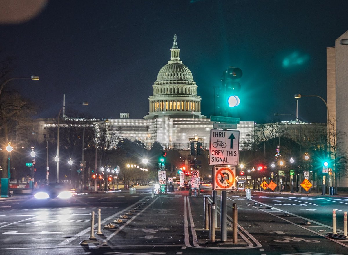 globe_composite's tweet image. The Continuing Resolution stopgap spending bill includes more than $1 billion for over 14 #USNavy #shipbuilding programs, including $510 million for the Virginia-class attack #submarine program, and $150 million for Ford-class aircraft carriers. |  bit.ly/3LYLlFP