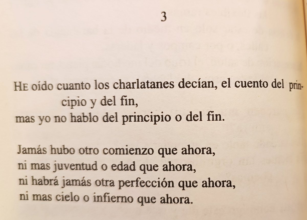 bertcarfer's tweet photo. Llueve. No es mala cosa para leer a Walt Whitman 🍁🌧️😊

#leer, #poesía, #presente https://t.co/Ce9w2jKEAw
