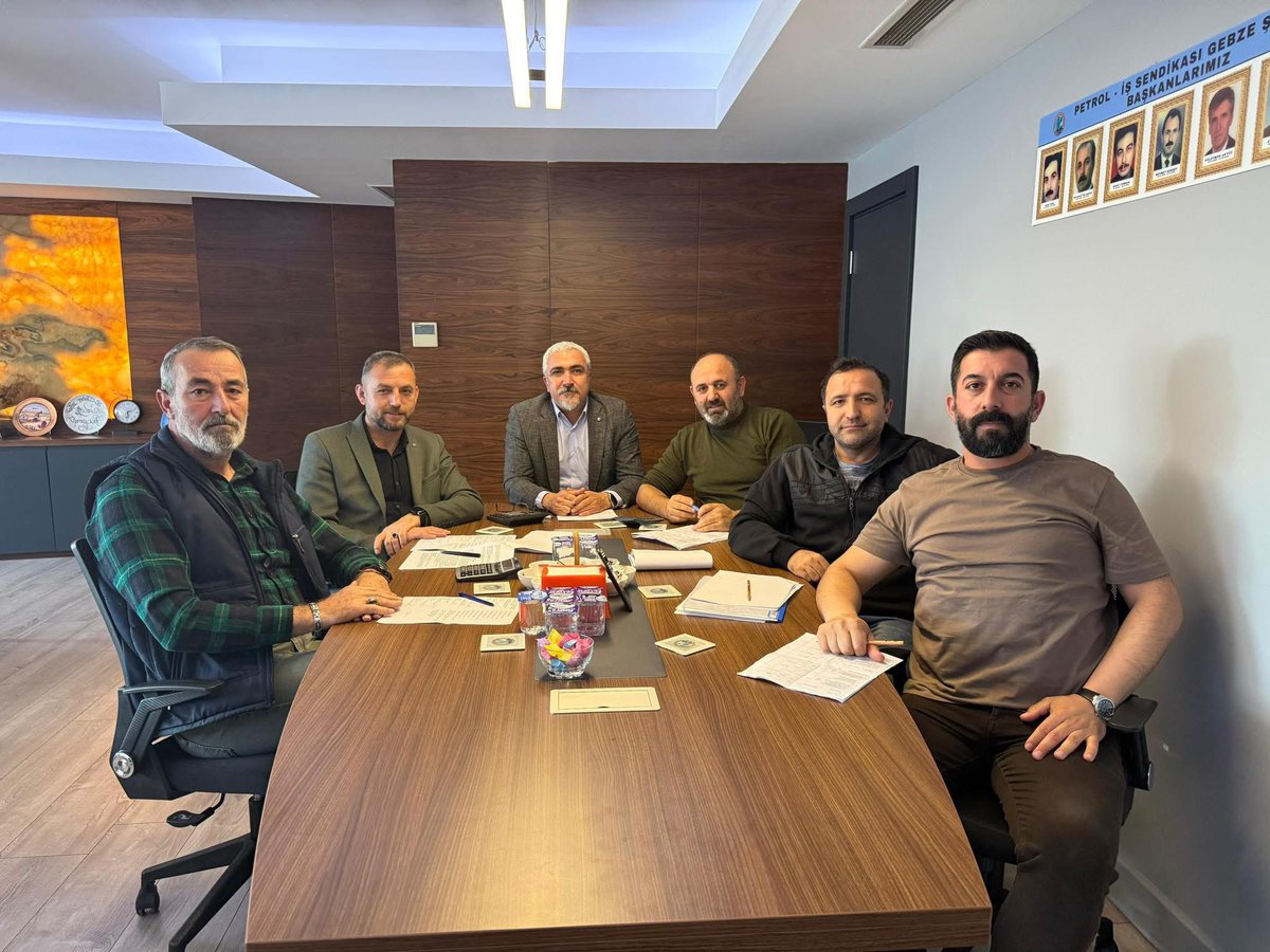 DursunnKaratas's tweet photo. Örgütlü olduğumuz #Novares işyerinde yeni dönem toplu iş sözleşmesi teklif taslağına yönelik çalışmalarımız başlamıştır. Hayırlı olmasını dileriz. https://t.co/yLfGuxh0ih