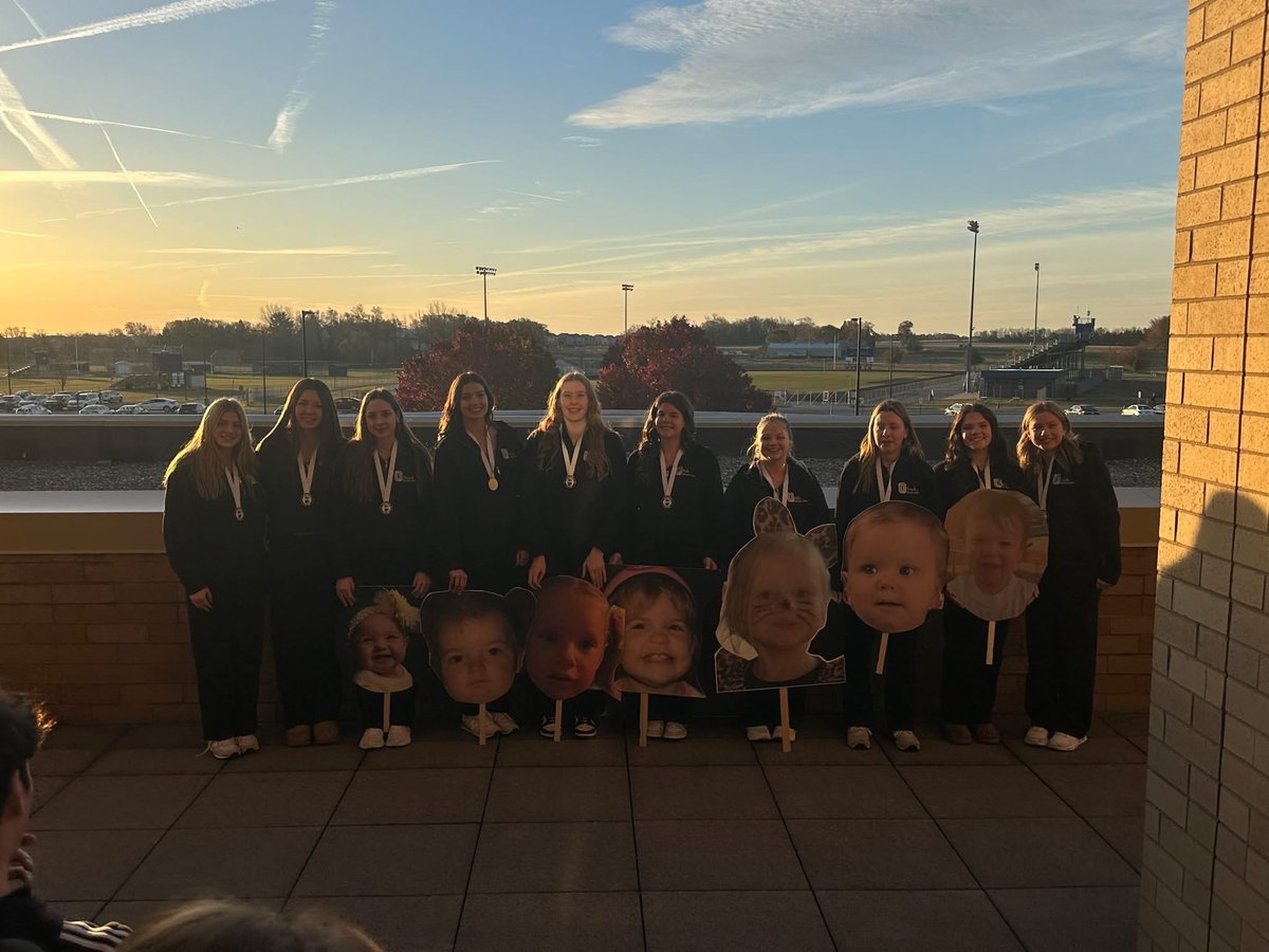 OEHS_GoWolves's tweet image. 🚨 STATE SEND-OFF! 🚨

These incredible athletes have worked tirelessly throughout the season and are now ready to represent OE with pride, passion, and teamwork. Let’s send them off with energy and support as they take on the state’s best! 💪💦

Good luck, Wolves!