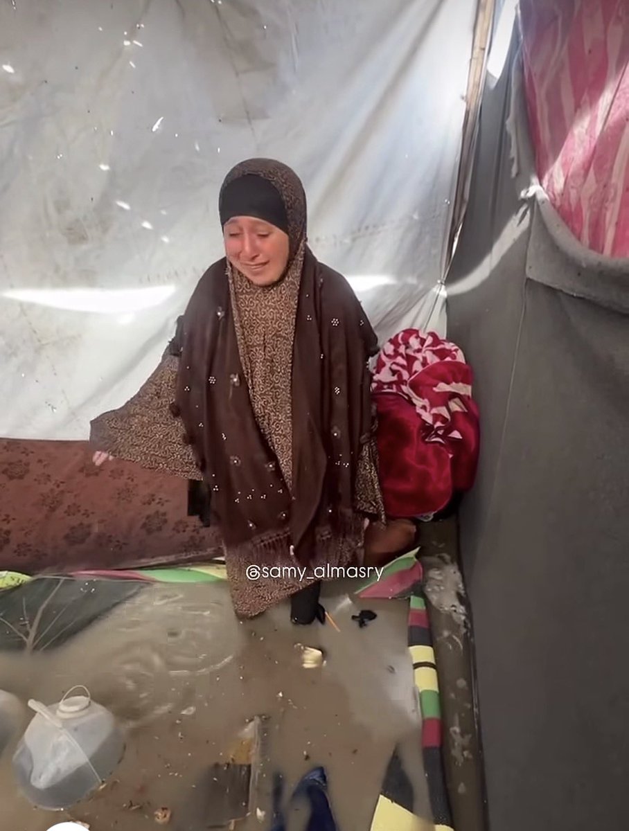 MosabAbuToha's tweet image. I’m running out of words as I watch the devastating scenes of rainwater flooding people’s tents in Gaza’s streets.
I talked to my family and my wife’s, all our relatives who live in tents in the street and deeply suffering.

I’m disgusted with a world that has allowed Gaza to…