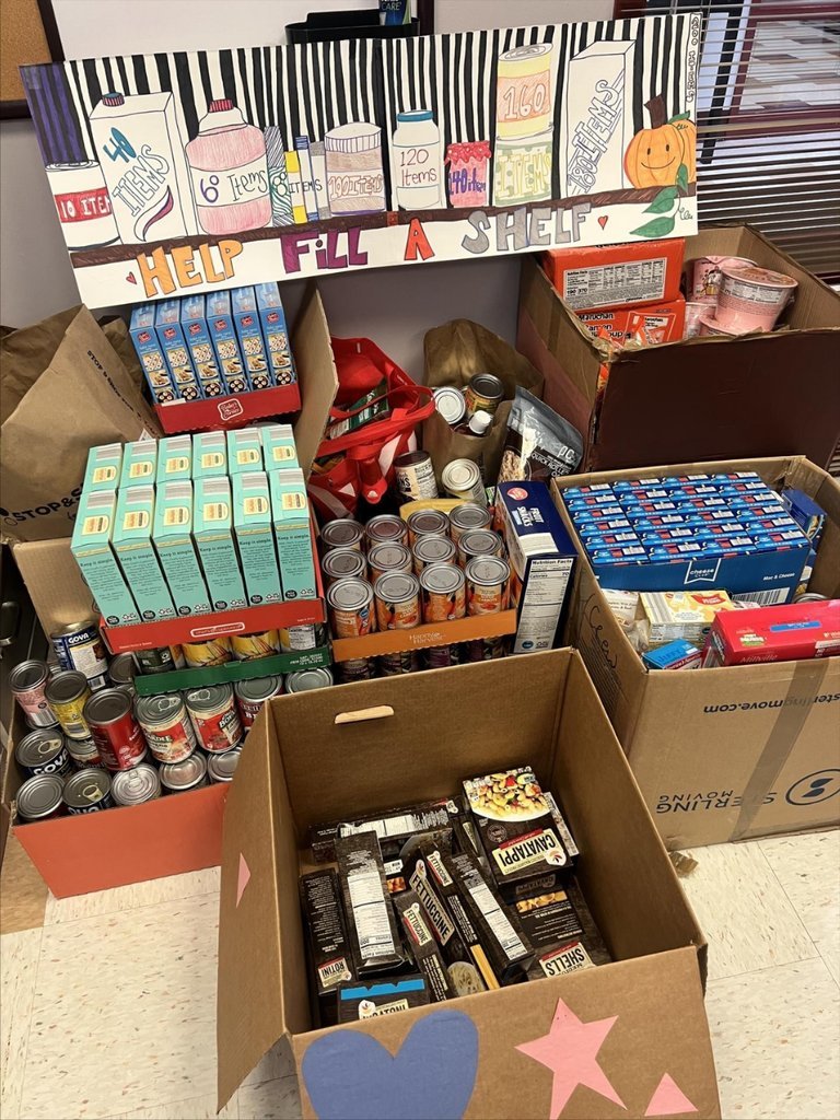 TheAcademy_MPS's tweet photo. We are small but mighty when it comes to supporting our community! The Academy staff and students collected a ton for food for the local food drive and spread a little kindness and gratitude as well! https://t.co/r1A2um55Ta