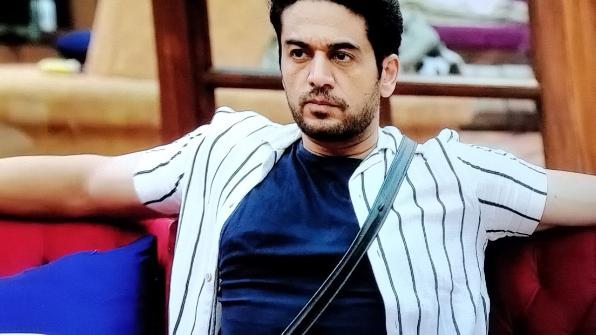 सत्ता,
बिहार चुनाव 
बिग बॉस चुनाव।
सत्ता पलट गई, बाप रे।
#BigBoss19 <a href="/mrenuyadav/">Renu yadav</a> <a href="/GauravKhannaFP/">Gaurav Khanna Fans</a>