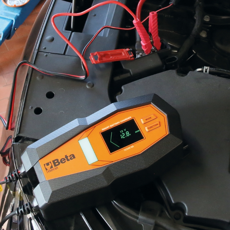BetaToolsUK's tweet image. Smart, safe, and ready for any job ⚡

The Beta 1498H/8A Battery Charger (12–24V) works with all battery types, offers 9-step charging, and full protection against sparks, shorts &amp;amp; overheating - all in a compact design.

How do you keep your batteries ready to go? 🔋

#BetaTools