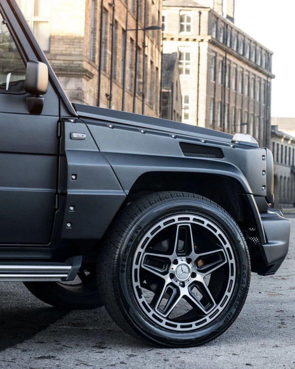 ProjectKahn's tweet image. Mercedes G-Wagon (1990–2018) AMG Only G06 Light Alloy Wheels
Price: £2,598.96 INC. VAT

Size (Front): 9.5 x 22&quot;
Size (Rear): 9.5 x 22&quot;
Colour: Satin Black / Diamond Cut
Recommended Tyres: 285/45/22 (Front &amp;amp; Rear)

#MercedesGWagon #AMGGWagon #KahnDesign #ChelseaTruckCompany