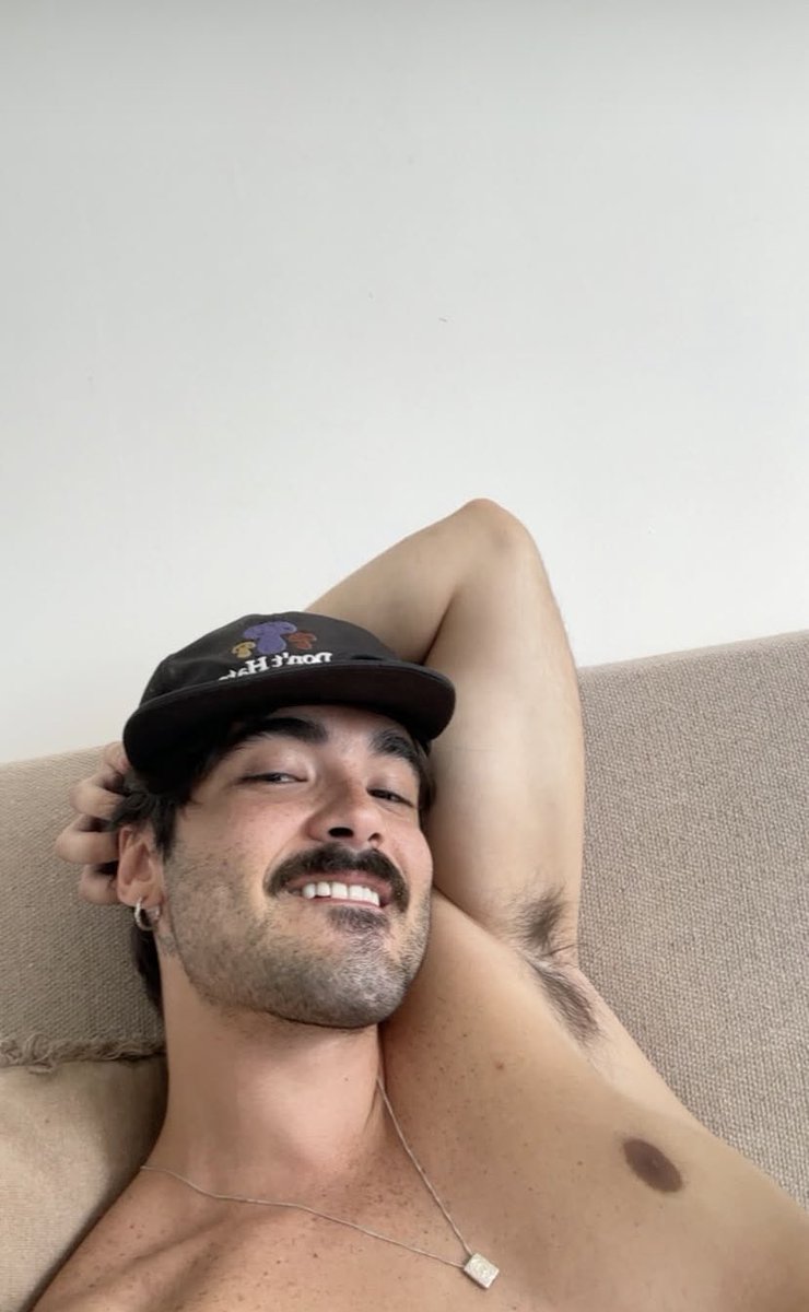 macho_cornos's tweet photo. Macho gostoso e exibidão https://t.co/3CQbjb0pws
