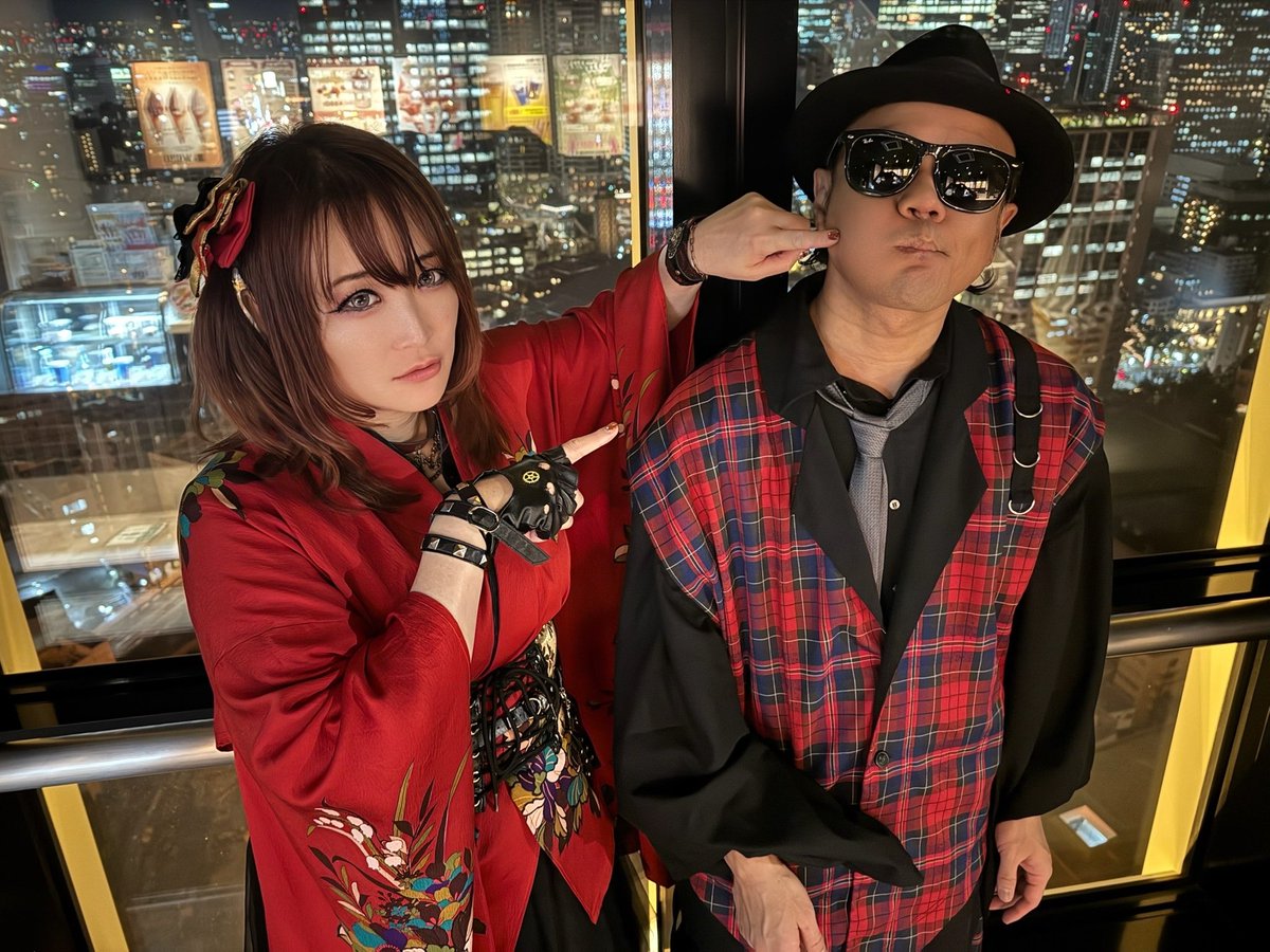 MIKIKOsinger's tweet photo. 日米アーティスト音楽イベント
東京タワー展望台ライブ
AKARAでした🌸
東京タワーでも相変わらず大暴れ😂🔥
どこに行っても変わらないAKARAらしい最高のライブをしてきたよ❣️
海外のみんなたくさんのリクエストありがとう👍📸日本のみんなもまた会おう💖
#AKARA
#RoadToJapan
#TokyoTower
#Club333 https://t.co/TKxpYrdNQT