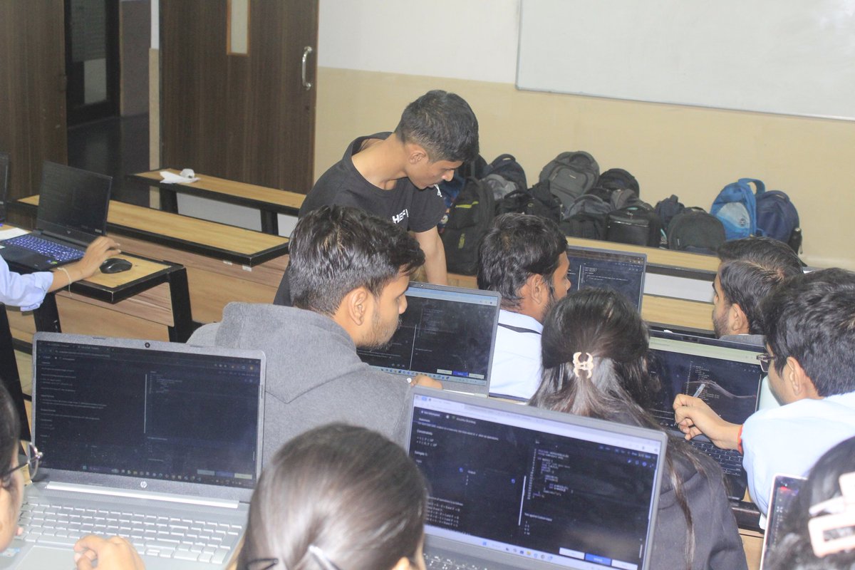 abesec_codechef's tweet image. 🚀 Clash of Coders 4.0 wrapped - and our old record? Absolutely obliterated.
🔥 750 + participants, because when you host banger events, people rush in.
Here’s to raising the bar so high even future us need a ladder
#ClashOfCoders