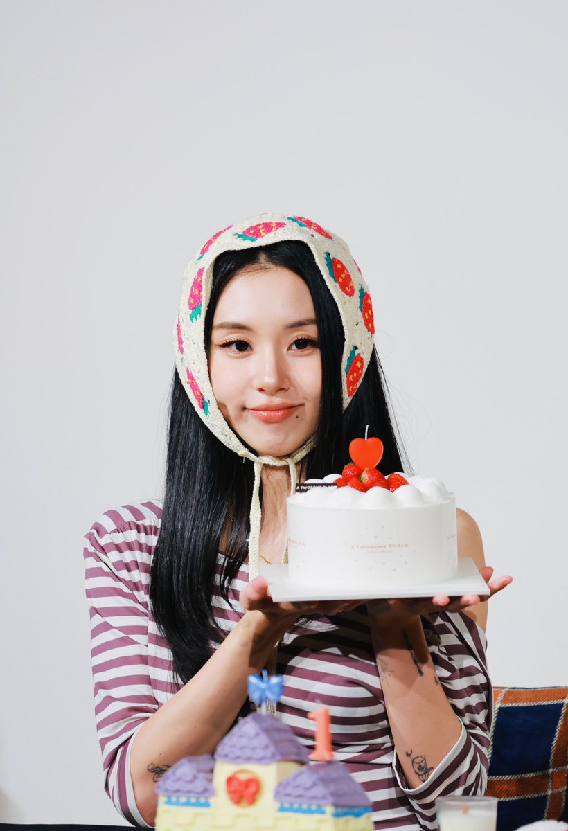 chaeyoung archive tweet media