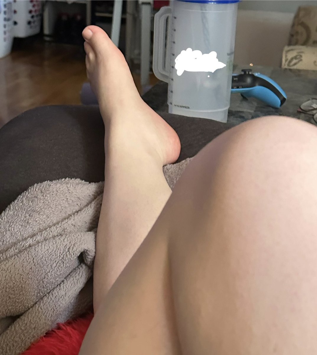 Love Feet's tweet media