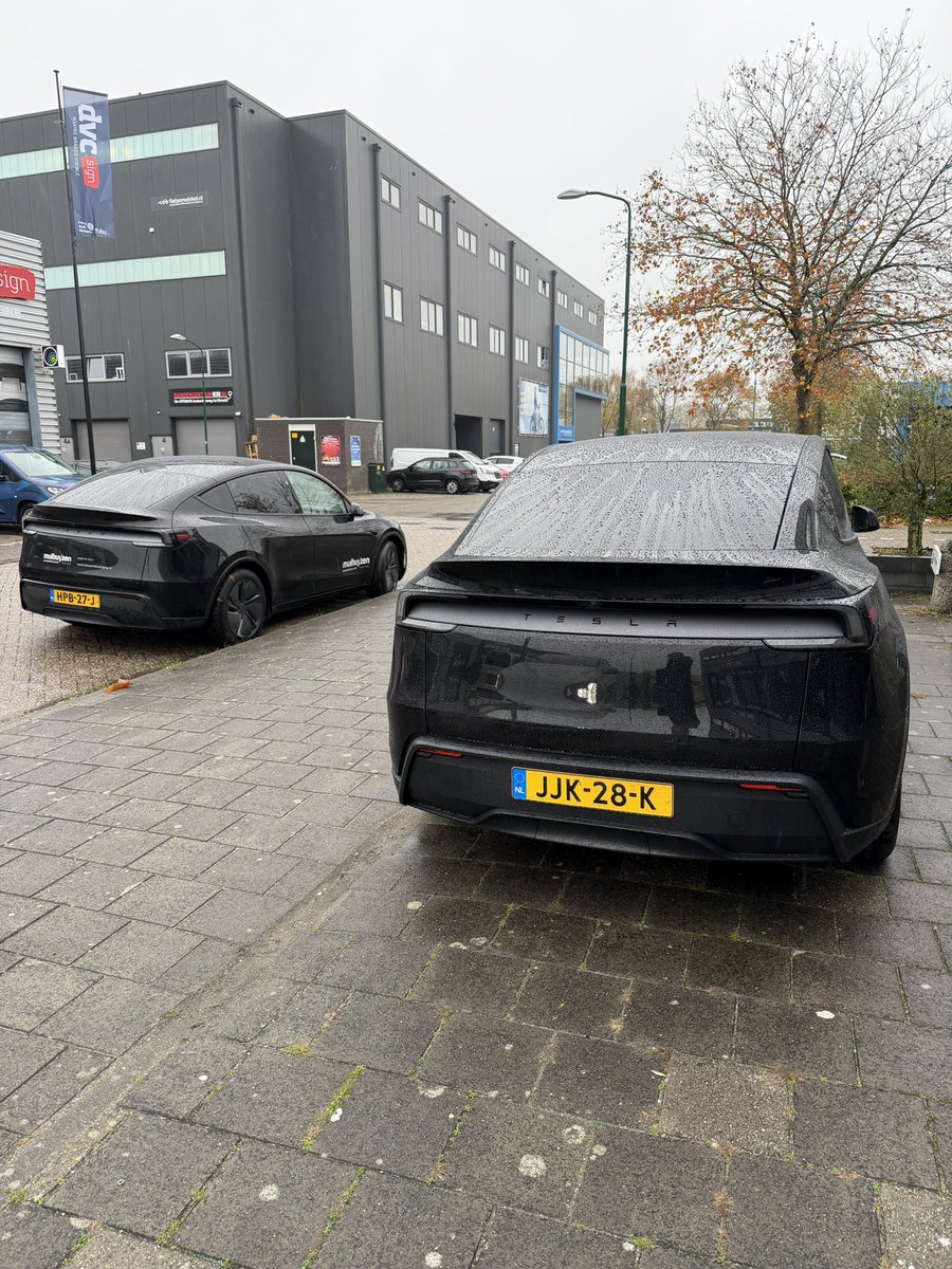 Er is nog een #inspecteur over op volledig #elektrischrijden (alleen nog even beletteren)⚡️Dit is onze vierde #elektrischeauto omdat wij voor #duurzaamheid en #co2reductie staan! #aardingssystemen #bliksembeveiliging #lightningprotection #surgeprotection #earthing