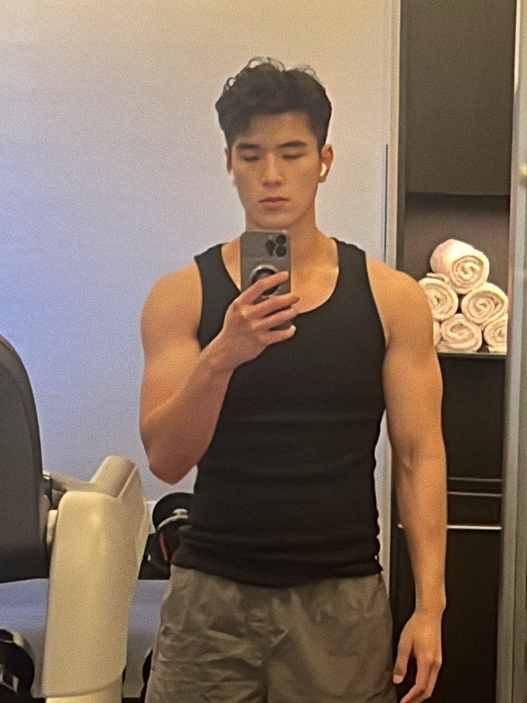 Eaaaw's tweet image. ถ้าวันนี้คุณเจอแต่ทวิตเกี่ยวกับคุณหมอเค้กทั้งวัน คุณอาจจะพลาดอะไรบางอย่างเพราะ algorithm ของ Twitter... 😅