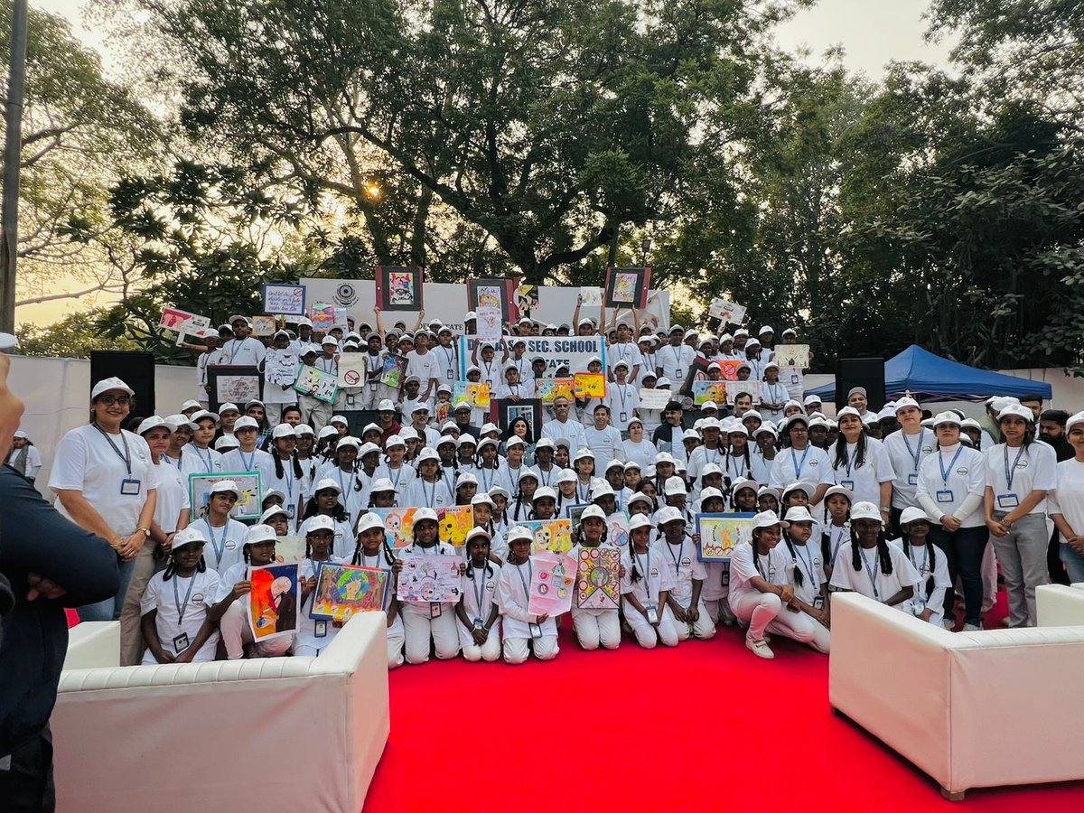 Varta24Live's tweet photo. बाल दिवस पर हुआ #walkathan, बड़ी संख्या में बच्चों ने लिया भाग!
बाल दिवस के अवसर पर delhi Tamil education association के सैकड़ों बच्चों ने इन्डिया गेट से #walkathan किया, जिसमें मुख्य अतिथि दिल्ली उच्च न्यायालय के न्यायाधीश जस्टिस कामेश्वर राव थे.
कार्यक्रम में #DTEA के सचिव राजू रामास्वामी सहित प्रधानाचार्य जयश्री भी उपस्थित रही.
कार्यक्रम में बच्चों का उत्साह देखते ही बनता था.
#childrensDay
#Varta24 #NareshVashistha
#Delhi
