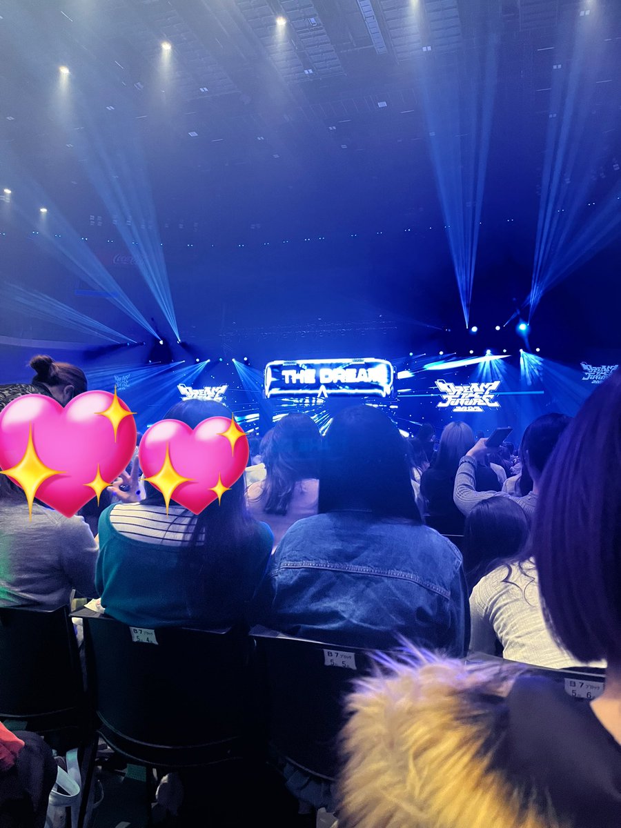 行って良かった🥹草鈍器はたびちゃんに貸してもらえるし
トロッコ諦めたけど近くをジェミン マークチョンロ通ってくれたし。チケット譲ってくれた方もご一緒させていただいた方も良い方で楽しかったです。日曜日は草鈍器忘れないでね←私へ