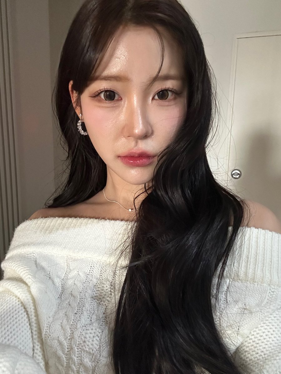 she's so fucking gorgeous omg i've missed her so much