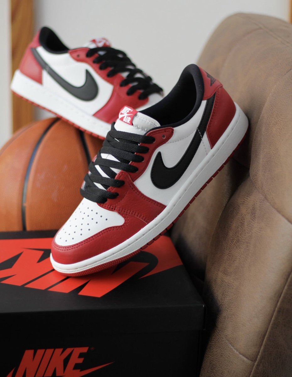 snkr_twitr's tweet image. AD: Jordan 1 Low OG 'Chicago' drops tomorrow at 7am PT/10am ET

WSS mavely.app.link/e/KFqdc5hbiYb
Nike mavely.app.link/e/u3Q227H3ZXb
FL mavely.app.link/e/Jy8Pcv0aiYb
FNL mavely.app.link/e/67A8vN0biYb
JD mavely.app.link/e/NK9V9KWbiYb
CS mavely.app.link/e/Xfr3AP1aiYb
XHIB mavely.app.link/e/gBNbqb9biYb
HBT…