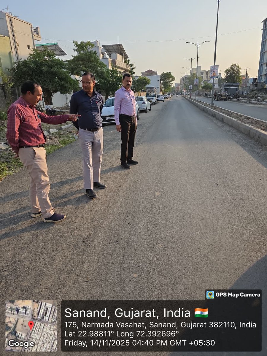 infoahdgog's tweet photo. મુખ્યમંત્રી શ્રી @Bhupendrapbjp ના માર્ગદર્શન હેઠળ રસ્તાના કામોની ગુણવત્તા ચકાસવાના નિર્ણયનો અમદાવાદમાં તત્કાળ અમલ.

ગઈકાલે મહાનગરપાલિકાઓ બાદ આજે અમદાવાદ ઝોનના પ્રાદેશિક કમિશનરશ્રી, ઉચ્ચ અધિકારીઓએ બારેજા, સાણંદ, વિરમગામ અને ડાકોર ન.પા.માં રોડ રિસરફેસિંગ કામોની આકસ્મિક ચકાસણી કરી. https://t.co/XgULaI9ncX