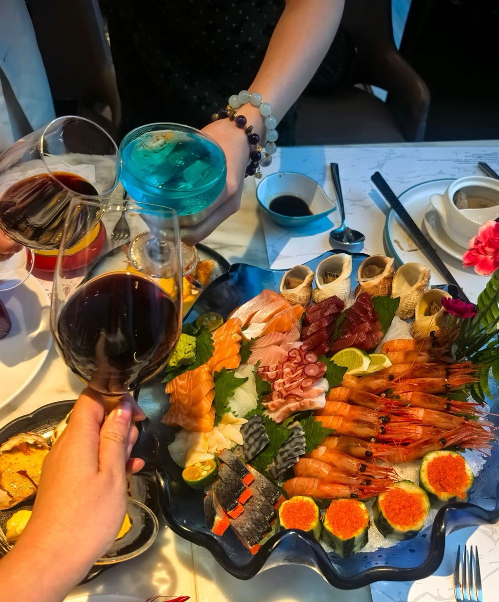 🐷 LU👀 tweet media