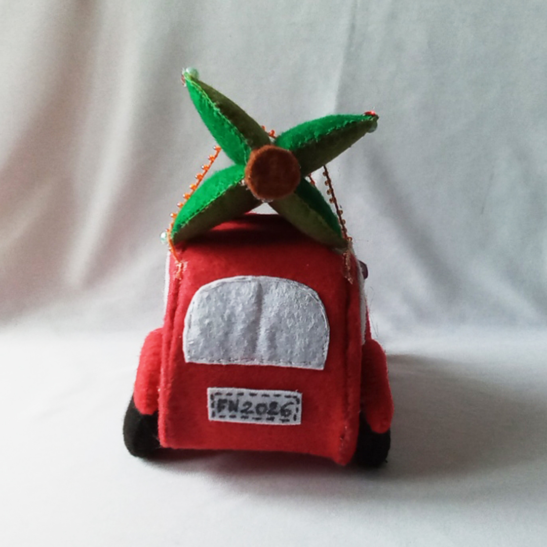 SweetsFofuchas's tweet photo. Ya se acerca la #Navidad 🎄🚗✨

#sweetsfofuchas #manualidades #celebraciones #juguetes #tela #fieltro #cute #rojo #coche #cochenavidad #arbolnavidad https://t.co/M08lUov40e