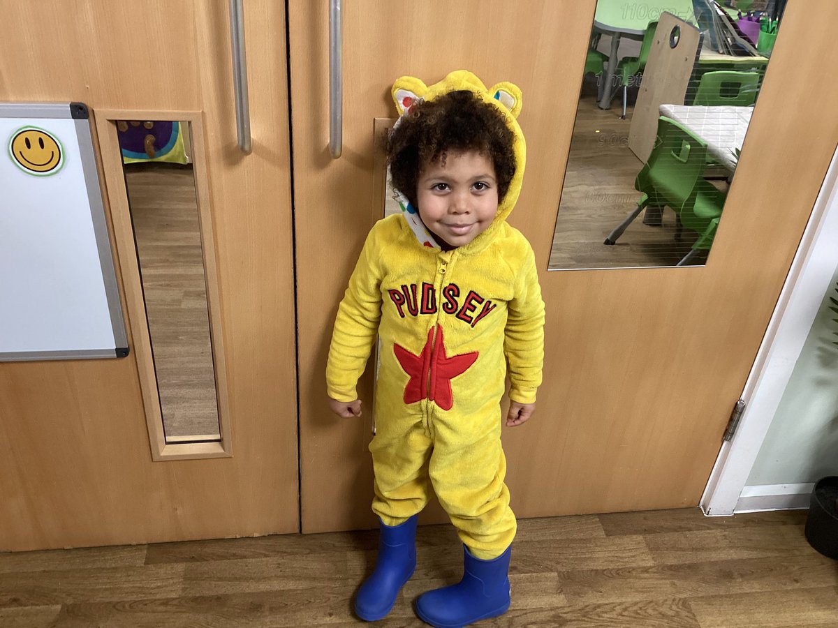 Nursery Jones enjoyed celebrating ‘Children In Need’ day today and raising lots of money for charity. We completed lots of Pudsey themed activities in the classroom💛.