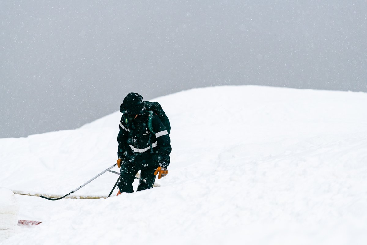 sundayriver's tweet photo. They work hard so you can play hard.
#thankasnowmaker https://t.co/eNItNi4gJD