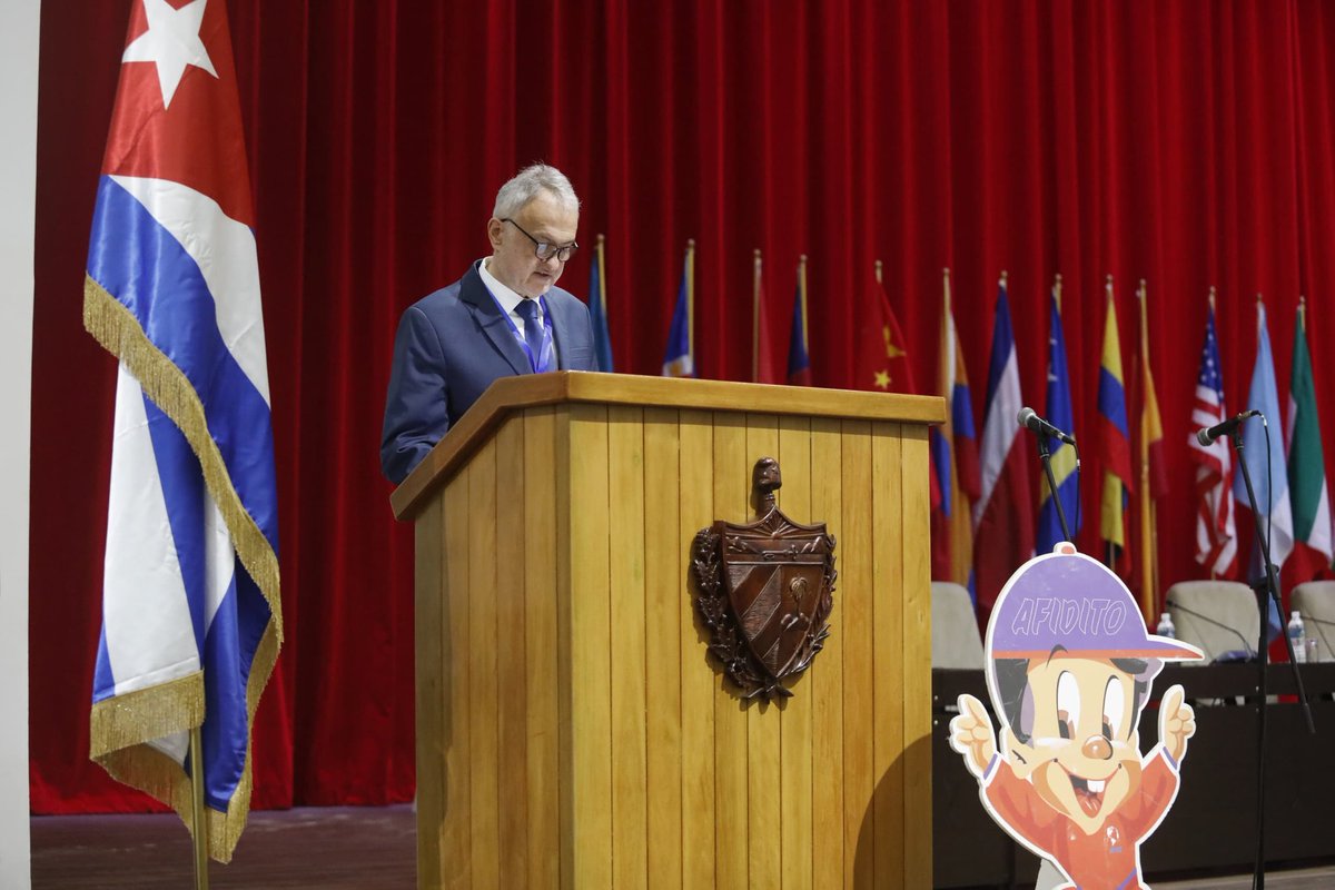 InderCuba's tweet photo. La intervención de Zoran Gajic, ministro de deportes de Serbia, prestigió el comienzo de la sesión de hoy en #Afide2025.
#DeporteCubano
#CienciaParaVencer https://t.co/qWHCLJAgmd