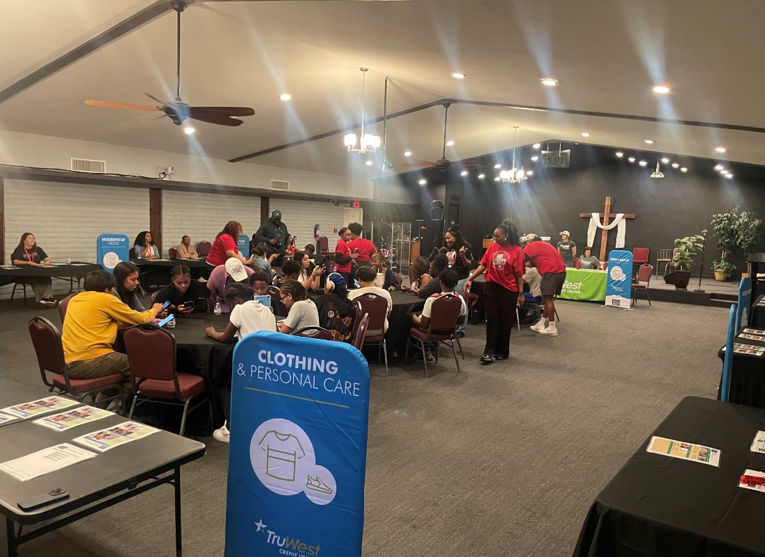 TruWestCU's tweet image. This past week we were honored to host a #BiteofReality and several workshops for  @Mission2Transition and @TheExcelCenter Arizona. It's always a wonderful feeling knowing that we can have an impact on creating brighter financial futures!

#FinLit #TeachKidsMoney #TruWestCU