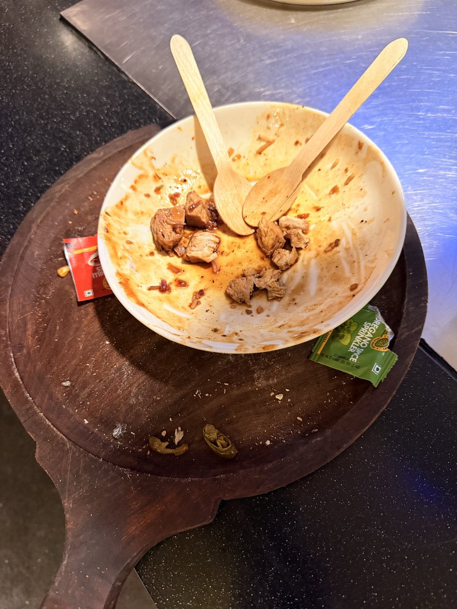 Maithli's tweet photo. @PicturesPVR i have ordered for veg garlic burnt rice and your staff has served me and my family chicken garlic burnt rice. I am going to file the complaint against your staff, manager and pvr.
This incident happened at PVR INOX, pheonix mall, pune https://t.co/bQpAYpTGOK
