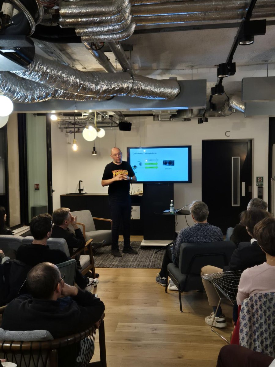 📆 Retour sur la 4ᵉ édition du Club Bitcoin Pro avec Nicolas Bacca (<a href="/BTChip/">Nicolas Bacca</a>) cofondateur de <a href="/Ledger/">Ledger</a>.

💬 Points abordés :
🔑 bien gérer ses clés privées
💼 séparer ses portefeuilles
🔄 anticiper les risques

Organisé par @Paymium, <a href="/SiaPartnersFR/">Sia FR</a>  &amp; <a href="/MorganLewisLaw/">Morgan Lewis</a>.