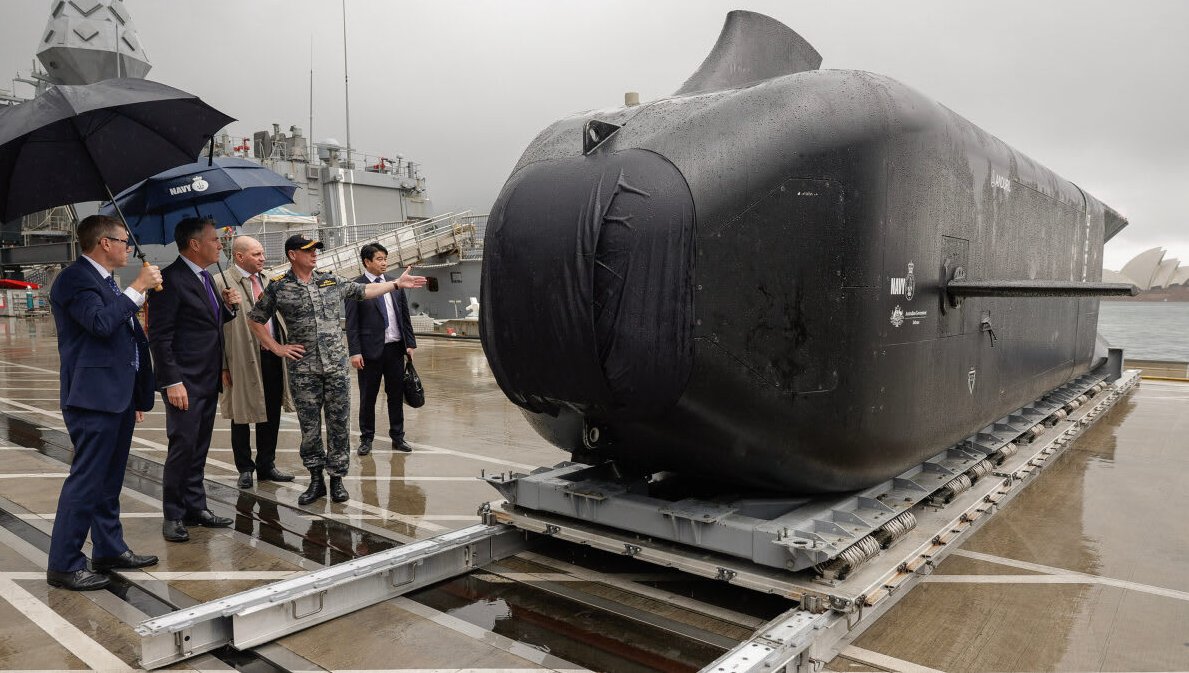 Nouvelle news récente concernant Anduril.

Ils viennent de s'associer avec Hyundai pour développer des navires de surface autonomes à coque acier, combinant l’expertise navale traditionnelle coréenne et la maîtrise logicielle d’Anduril en autonomie défensive.

Ce partenariat vise