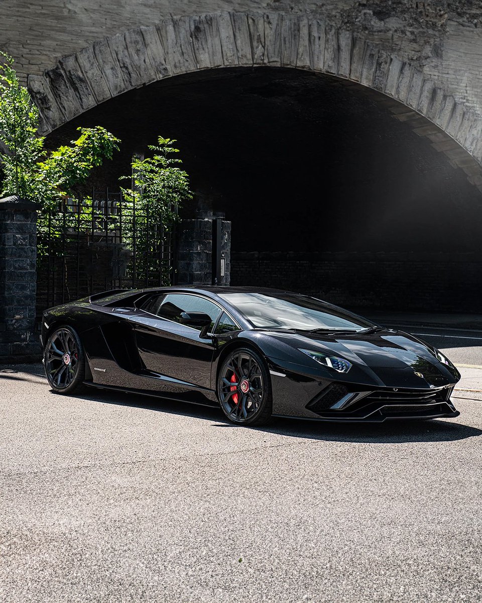 ProjectKahn's tweet image. Lamborghini Aventador Type 53 Forged Light Alloy Wheels
Price: £4,998.96 INC. VAT

Vehicle: Lamborghini Aventador
Size (Front): 9 x 20&quot;
Size (Rear): 13 x 21&quot;
Colour: Diamond Cut / Gloss Black

Enquire to Purchase

#LamborghiniAventador #Type53Wheels #KahnDesign #ForgedAlloyWheels