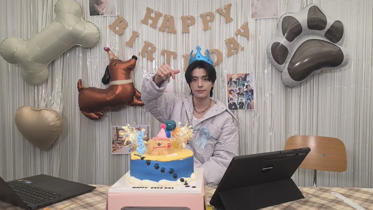 unleashedjake's tweet image. prettiest birthday boy!!! #HAPPY_JAKE_DAY