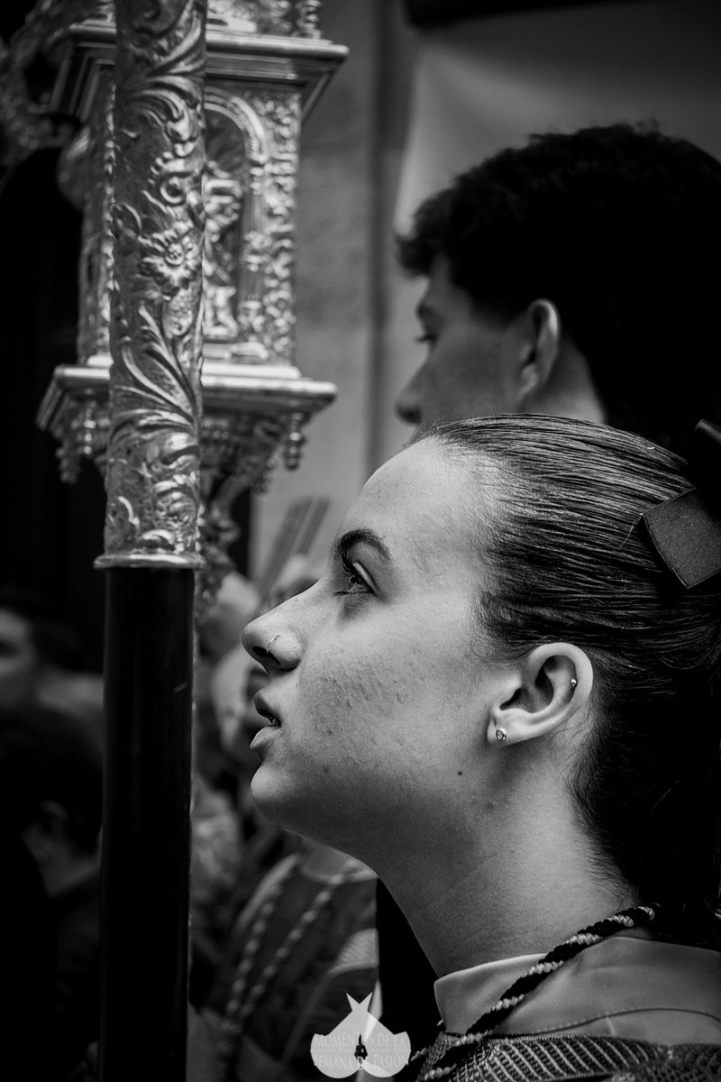 Miradas de Esperanza.

#semanasantasalamanca  #salamanca #canon #semanasanta #fotografocofrade #detailphotography #streetphotography #photography