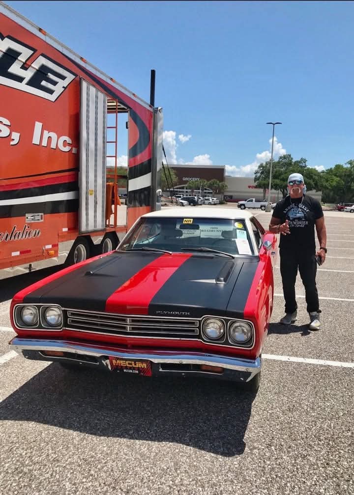 Ivycottagebaker's tweet image. The late Hulk Hogan on #FrontendFriday @Rockstarscars @Superstar_Cars