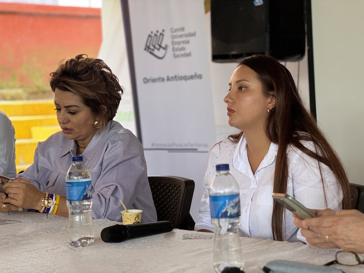 El panel de alcaldes dejó un mensaje claro: la región tiene un potencial turístico regenerativo único.
Hablaron de retos reales –infraestructura, sostenibilidad, gobernanza– y de las oportunidades que pueden transformar a los Embalses en un modelo de desarrollo territorial.