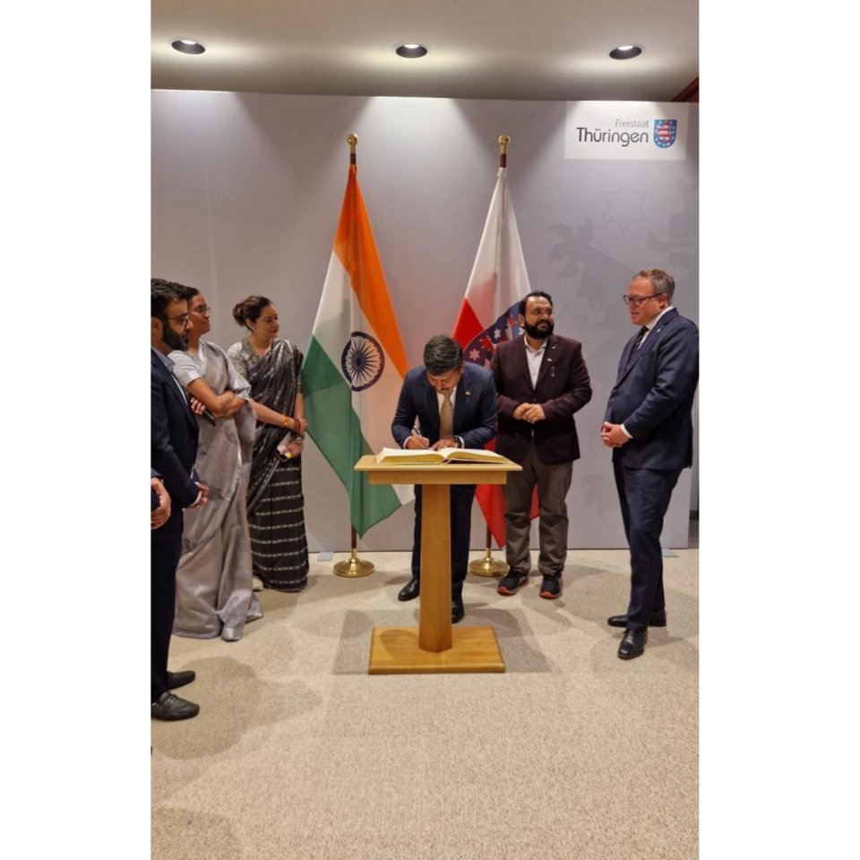 ஜெர்மனியின் துரிஞ்சியா மாகாணத்தின் (Free State of Thuringia) முதலமைச்சர் திரு. மாரியோ வாய்ட் அவர்களை இந்திய நாடாளுமன்ற பிரதிநிதிகள் குழுவாக சந்தித்தோம்.

​தொழில்நுட்பம், தொழிற்கல்வி மற்றும் பரஸ்பர தொழில் ஒத்துழைப்பில் இருதரப்பு வாய்ப்புகள் குறித்து நாங்கள் விரிவாக விவாதித்தோம்.