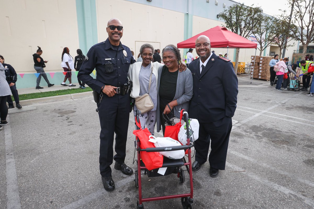 SalArmySocal's tweet photo. Yesterday, we had the honor of joining @cmacgm at The Salvation Army Siemon Center to distribute 1,500 turkeys and Thanksgiving essentials to families in need across Los Angeles.

Each household received a complete Thanksgiving meal for 4–6 people. ❤️ https://t.co/8O6AXICAQP