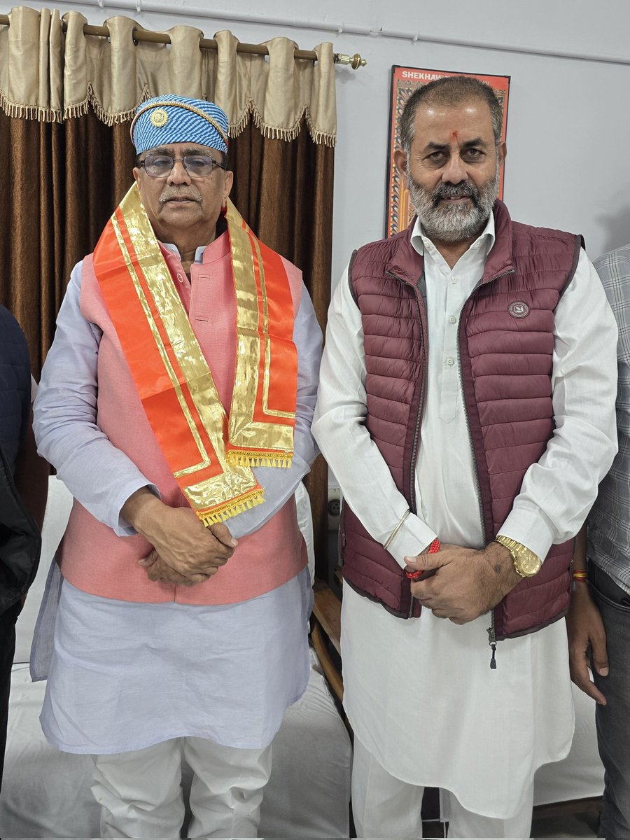 maansinghbarath's tweet image. आज कोटा संभाग स्तर की #SIR अभियान की बैठक लेने पधारे भाजपा के राष्ट्रीय मंत्री माननीय ओपी जी धनखड़ साहब का मेवाड़ी पाग ओर इकलाई से स्वागत किया ओर संभाग स्तर की अभियान के संबंध महत्वपूर्ण चर्चा की 

#sir #kota #bjp #rajsamand #rajasthan #maansinghbarath #people #mp