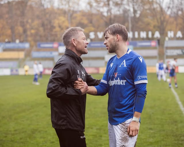 Fußball: Hinrundenabschluss in Ramlingen svarminia.de/2025/11/14/hin… #Landesliga #Hannover #ForzaBischofshol #AvantiArminia
