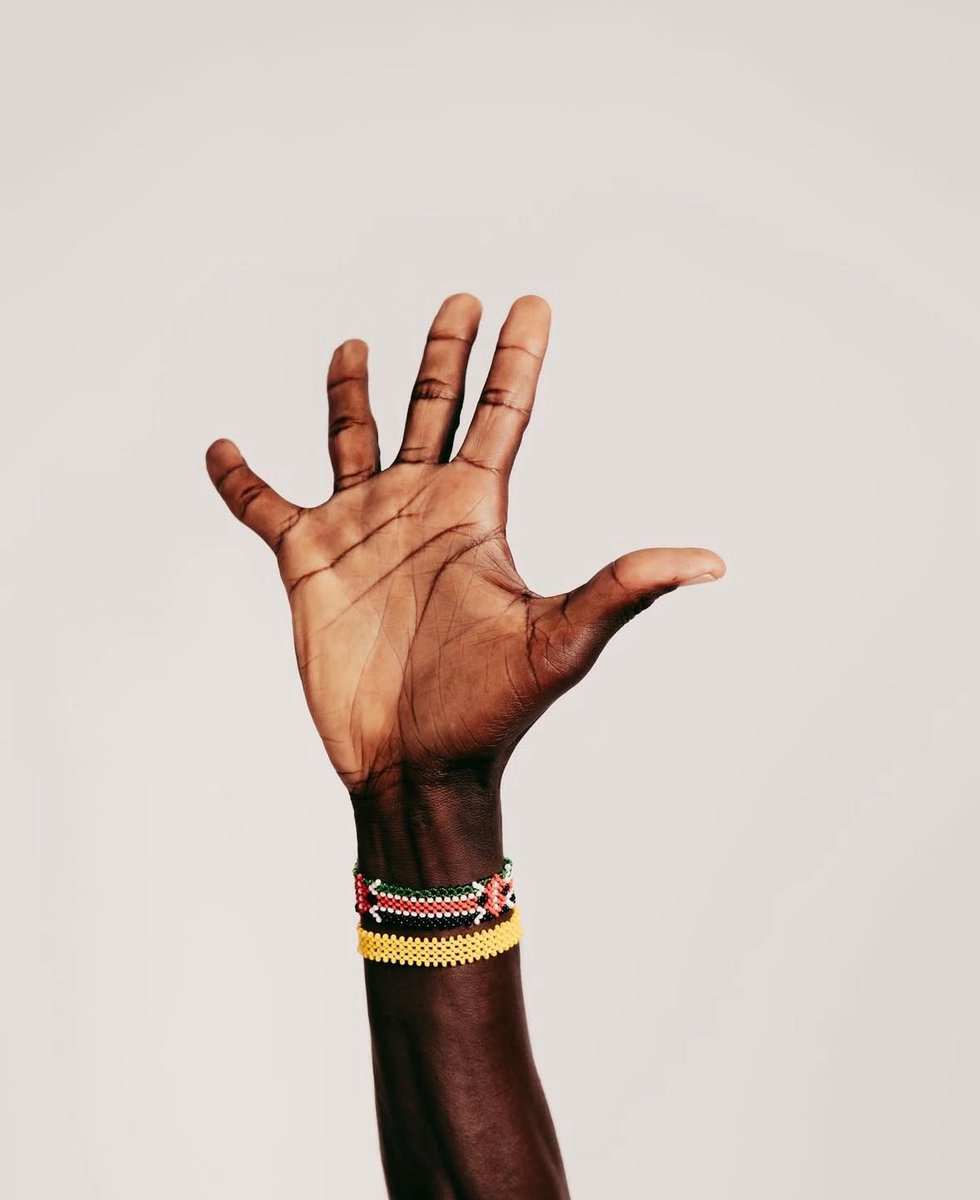 AVENUE SOUNDS
TONIGHT | 11PM
91.9 WFPK
————————
online: lpm.org
app: apps.apple.com/app/id803780033