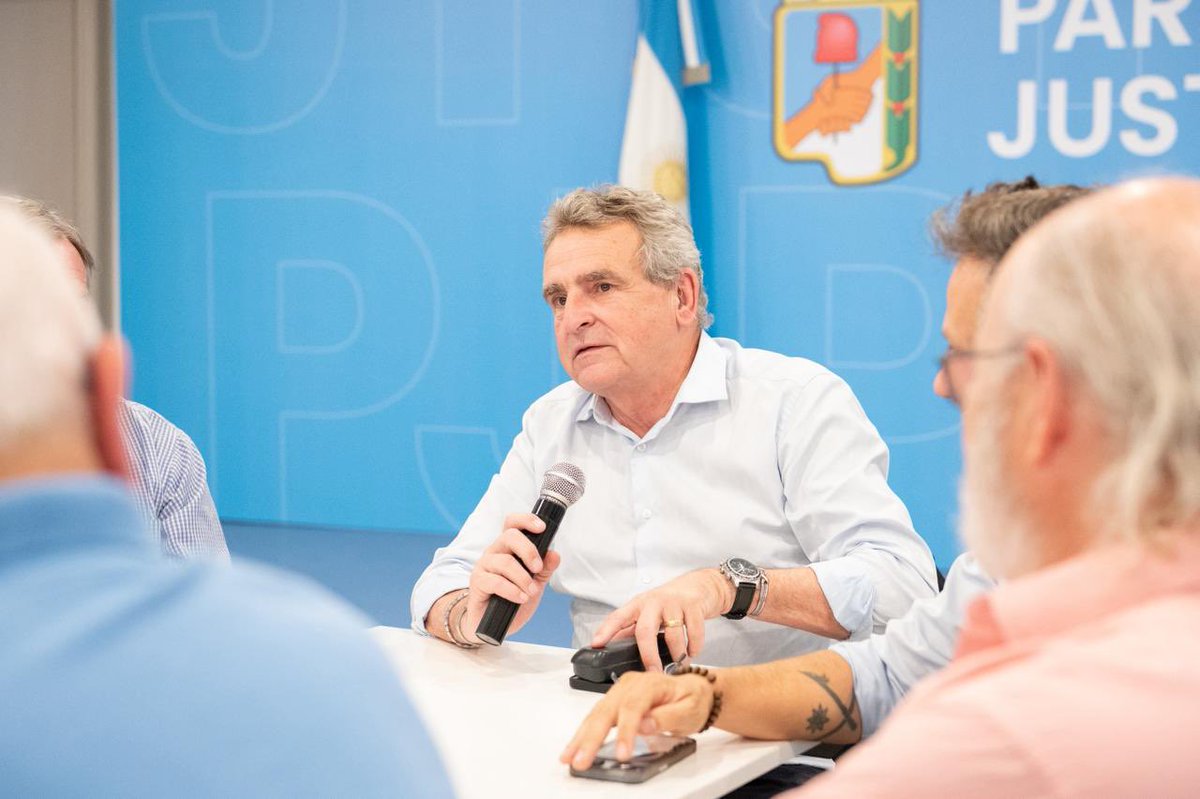 Necesitamos una política de defensa nacional que comience cuidando al personal 

La Secretaría de Defensa del PJ mantuvo un encuentro para analizar el deterioro del bienestar del personal militar, expresado en la caída abrupta de los ingresos salariales y en el desastre