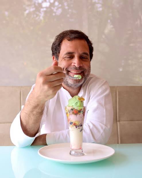 DefeScope's tweet image. न जीत की उम्मीद न हार का गम
बाकी ममता को भी निपटाना है सनम 😆

#BiharElection2025 #BiharElections