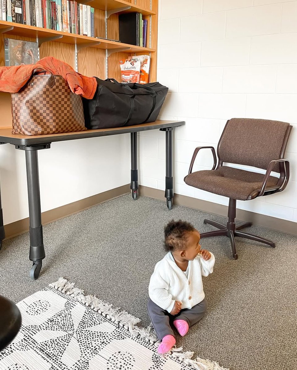 LESEDIT65861973's tweet image. At work today🥰✨

#newpost 
#EntrepreneurLife 
#today