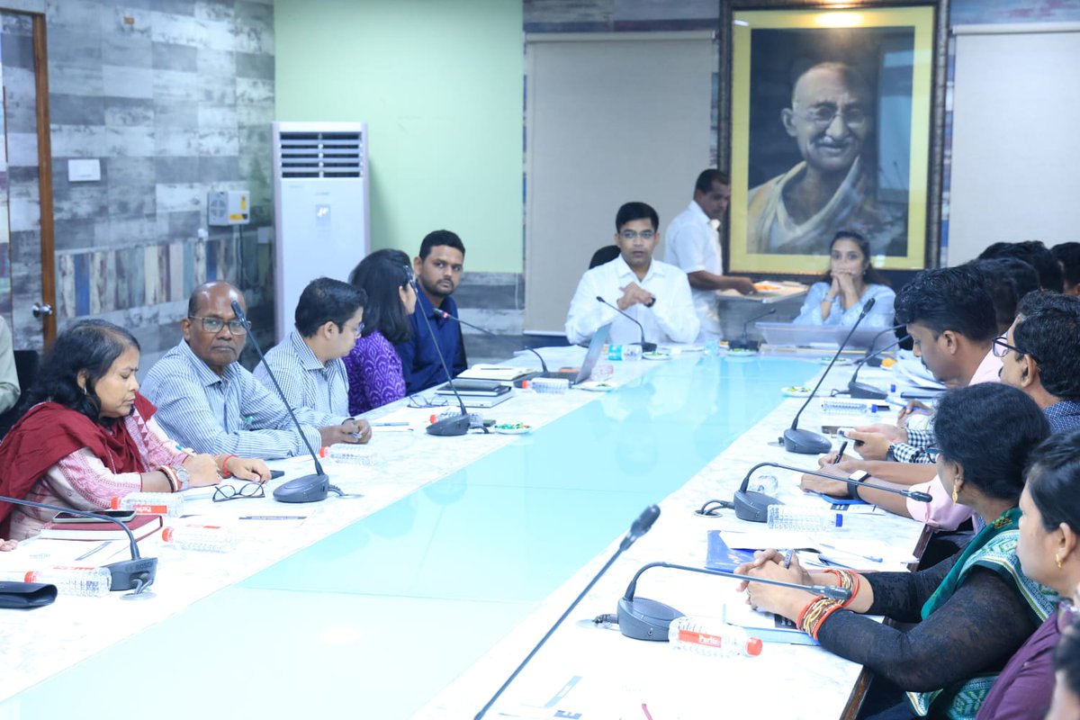 Ganjam_Admin's tweet image. ଆଜି ଶିଳ୍ପ ବିଭାଗର ଶିଳ୍ପ ନିର୍ଦ୍ଦେଶିକାଙ୍କ ଅଧ୍ୟକ୍ଷତାରେ ଜିଲ୍ଲା ବ୍ୟବସାୟ ସୁଧାର କାର୍ଯ୍ୟଯୋଜନା (DBRAP)–୨୦୨୫-୨୬ ବିଷୟରେ କର୍ମଶାଳା ଆୟୋଜିତ ହୋଇଥିଲା। ଏଥିରେ ଗଞ୍ଜାମ ଜିଲ୍ଲାପାଳଙ୍କ ସହ ସମ୍ପୃକ୍ତ ବିଭାଗୀୟ ଅଧିକାରୀମାନେ ଉପସ୍ଥିତ ଥିଲେ।
@CMO_Odisha 
@IPR_Odisha 
@FdOdisha