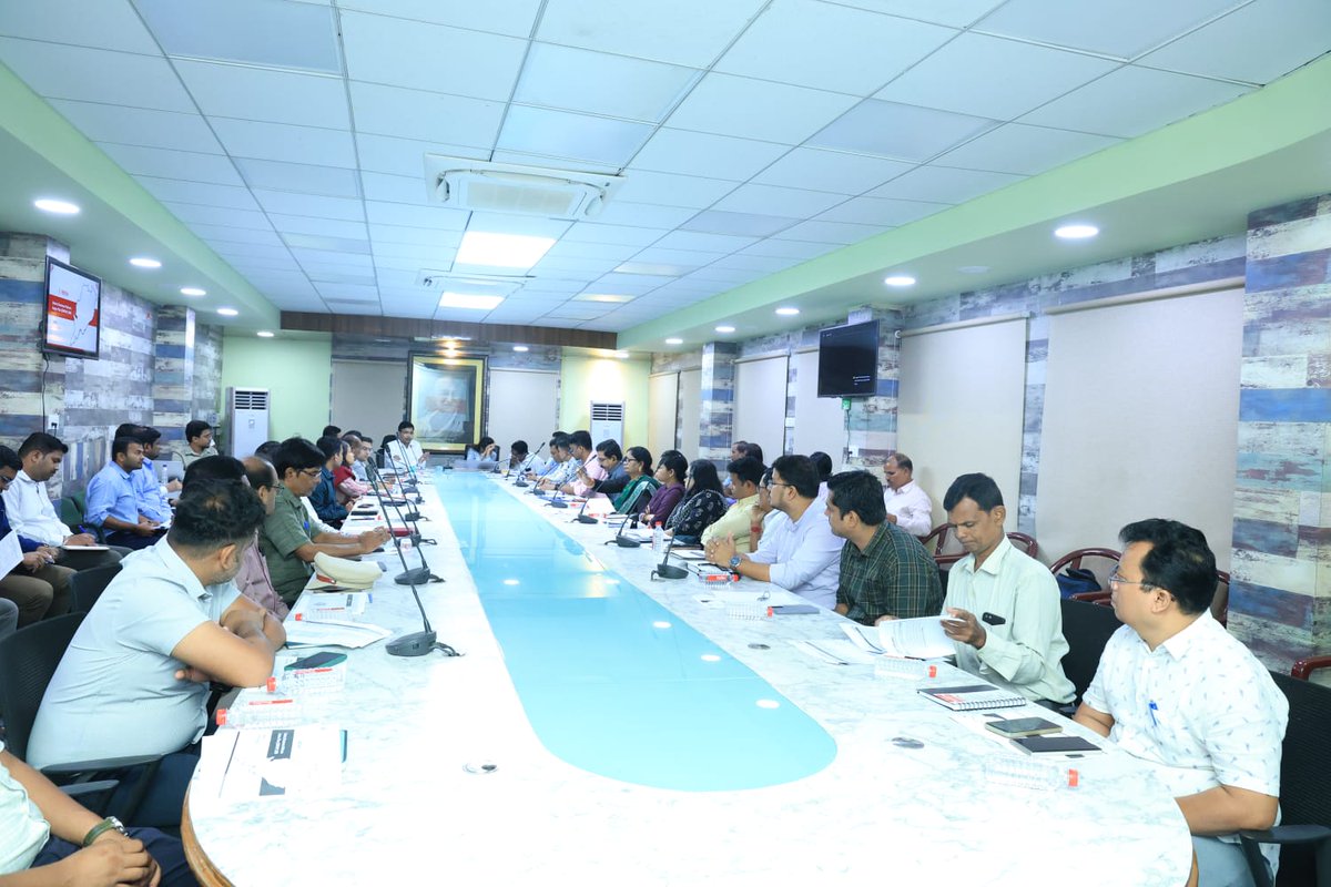 Ganjam_Admin's tweet image. ଆଜି ଶିଳ୍ପ ବିଭାଗର ଶିଳ୍ପ ନିର୍ଦ୍ଦେଶିକାଙ୍କ ଅଧ୍ୟକ୍ଷତାରେ ଜିଲ୍ଲା ବ୍ୟବସାୟ ସୁଧାର କାର୍ଯ୍ୟଯୋଜନା (DBRAP)–୨୦୨୫-୨୬ ବିଷୟରେ କର୍ମଶାଳା ଆୟୋଜିତ ହୋଇଥିଲା। ଏଥିରେ ଗଞ୍ଜାମ ଜିଲ୍ଲାପାଳଙ୍କ ସହ ସମ୍ପୃକ୍ତ ବିଭାଗୀୟ ଅଧିକାରୀମାନେ ଉପସ୍ଥିତ ଥିଲେ।
@CMO_Odisha 
@IPR_Odisha 
@FdOdisha