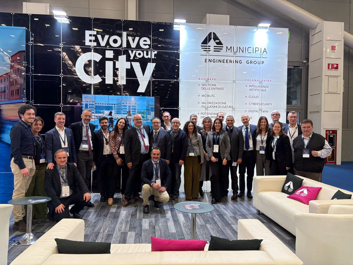 EngineeringSpa's tweet image. L’#AI è un asset strategico anche per la PAL. Ne abbiamo parlato alla 42ª Assemblea nazionale @comuni_anci, a Bologna, con @Municipia_Spa  - Eng Group.

Grazie a chi è passato a trovarci per scoprire come l’innovazione può migliorare la vita nelle città!

#Anci2025 #PADigitale