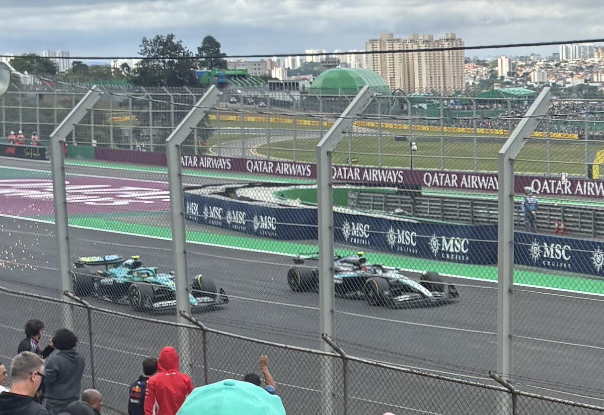 NicolasLopes51's tweet photo. @formulalau A única decente que consegui de carros em movimento https://t.co/2Dn0evjNGr